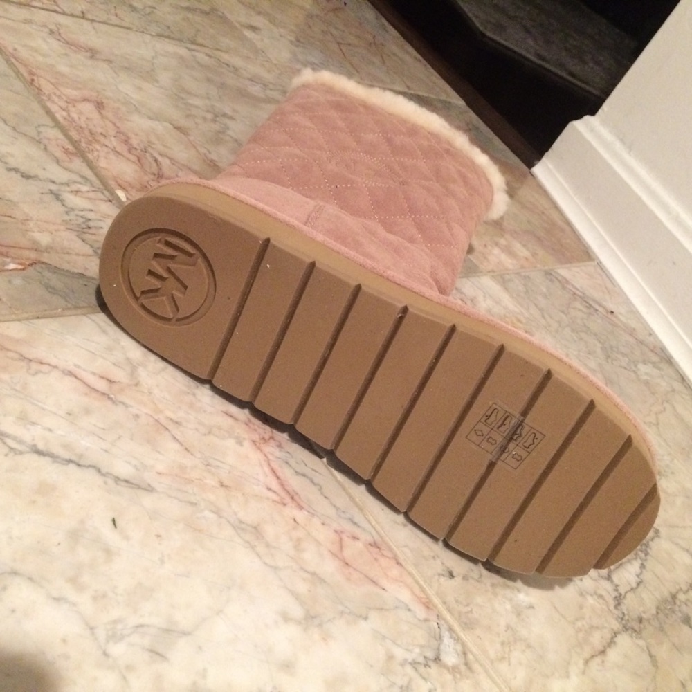 Sandy Quilted Suede Fur Cold Weather Boots - Picture 16 of 16